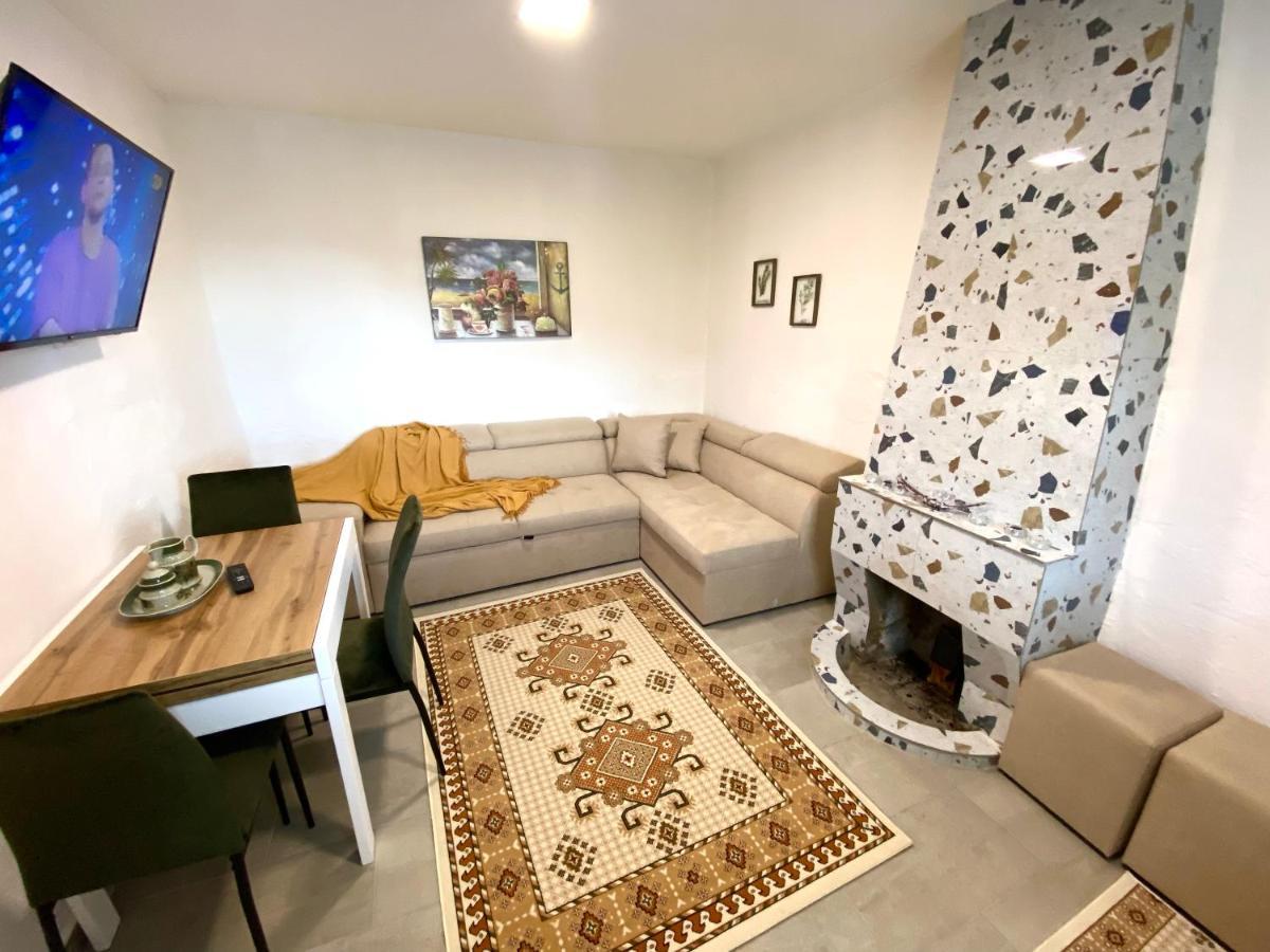 Maison Bellevue - 2 bdrm villa in Borsh beach Exteriör bild